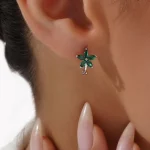 گوشواره نقره زنانه طرح گل ساده سبز|فروشگاه یادگار