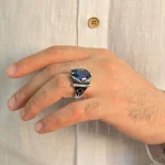 انگشتر نقره مردانه با سنگ یاقوت کبود / هدیه یادگار