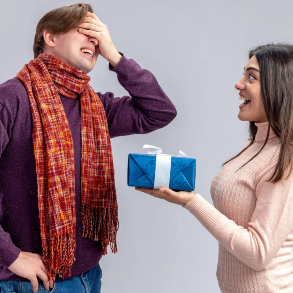 عنوان: خرید هدیه و کادو برای مرد و پسر، در روز جهانی پسر / هدیه یادگار
