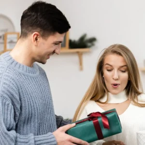 هدیه چی بخرم؟ ۱۵ هدیه لوکس اما اقتصادی زیر ۱ میلیون تومان