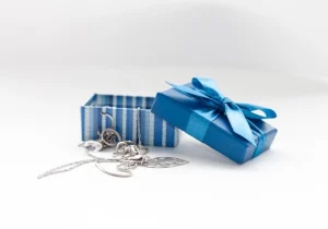 بهترین زیورآلات نقره برای هدیه دادن کدام هستند؟