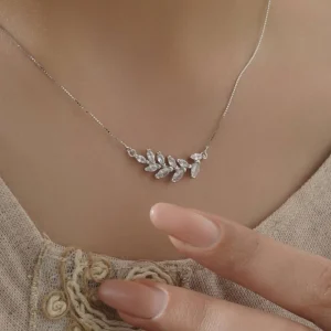 گردنبند نقره زنانه مدل گلبرگ | خرید قسطی اسنپپی از فروشگاه یادگار