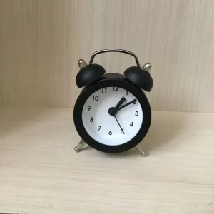 ساعت رومیزی زنگدار کلاسیک با صفحه ساده سایز کوچک